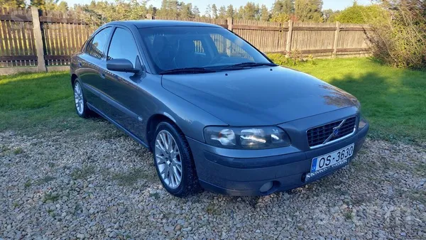 Pārdodu Volvo S60. 2.4D5 Dzinējs. Ekonomisks un jaudīgs. Piekabes àķis. Auto