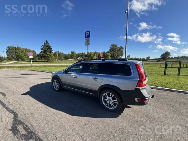 Pārdod A/m Volvo Xc70. Automašīna labā tehniskā un vizuālā stāvoklī. Līdzi n