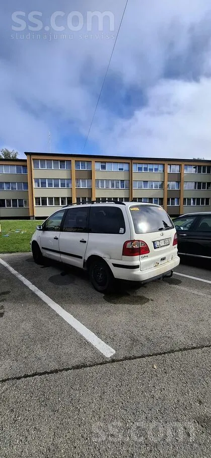 Tirgoju jaunas pusasis ar visu pagarinātāju, jaunus priekšējos amortizātorus
