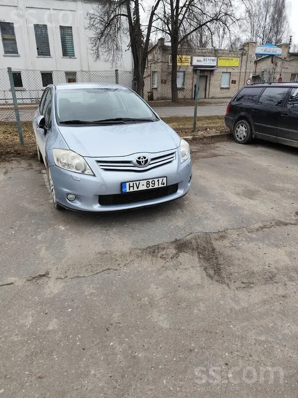 Продаю Toyota Auris 2012.Машина покупалась и эксплуатировалась в Латвии. Ори
