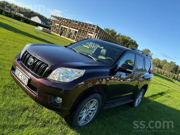 Pārdodu, koptu Toyota Land Cruiser Prado 150 ar 3.0D -4D dīzeļdzineju. Autom