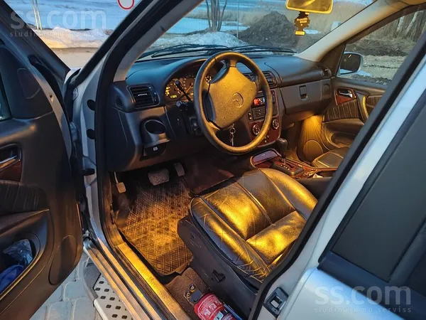 Mercedes Машинка для своих лет в хорошем состоянии. Все воп
