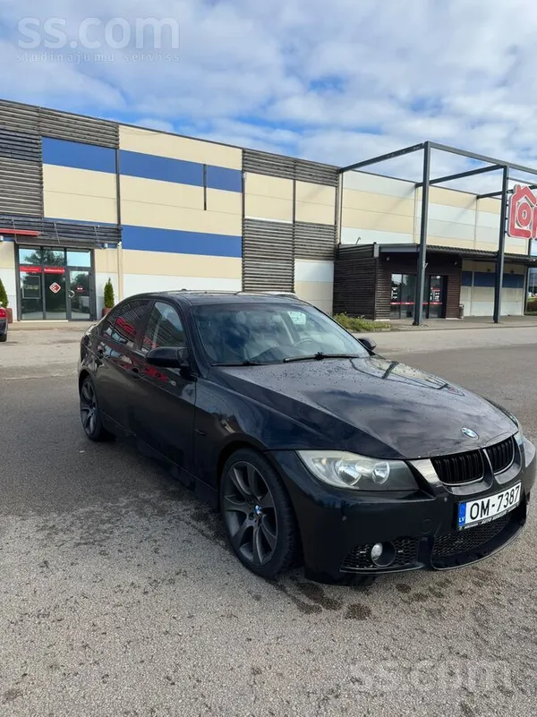 Pārdodu BMW 320i E90 ar benzīna N46 2.0 dzinēju un uzticamu 6-pakāpju automā
