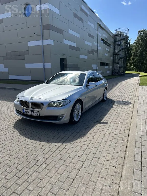 Pārdodu BMW 525 F10 ar 3.0 dīzeļdzinēju un automātisko ātrumkārbu.
Nomai