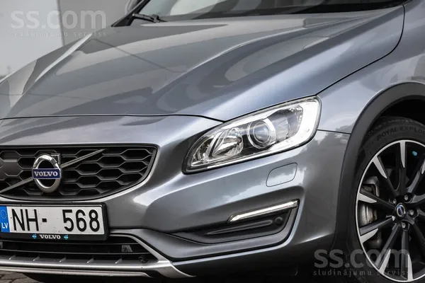 Tikko ievests Volvo S60 Cross Country Premium Edition. 
Auto teicamā tehnis
