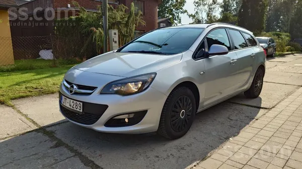 Opel Astra Sports Tourer Ecoflex 2014 1.6 Cdti, 81 kW. 
Praktiski esmu biji