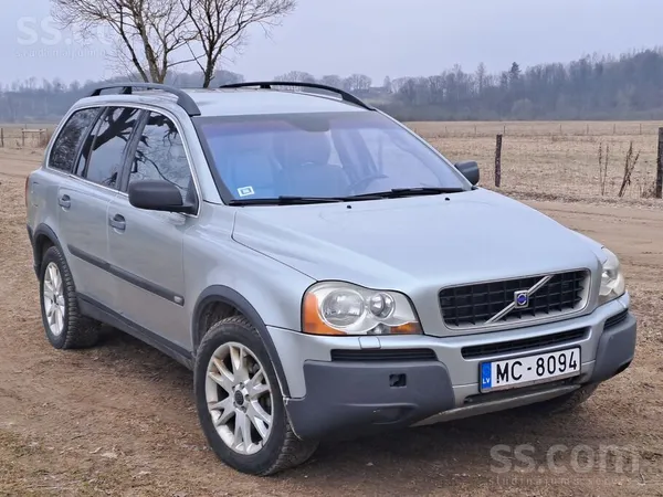 Pārdodās volvo xc90 kādu laiciņu pastāvējis, jo netika izmantots. sīkak pa t