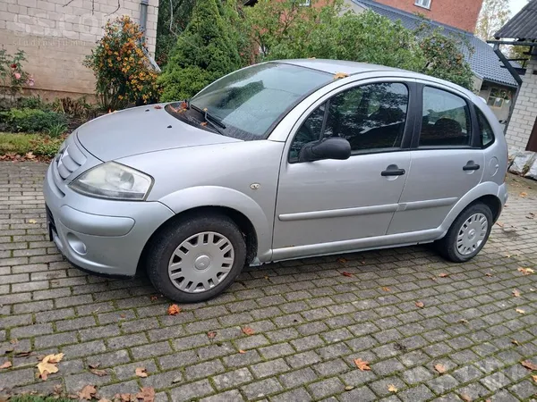 Pārdodu labi kalpojošu Citroen C3. Līdzi dodu otru riteņu komplektu, lietotā