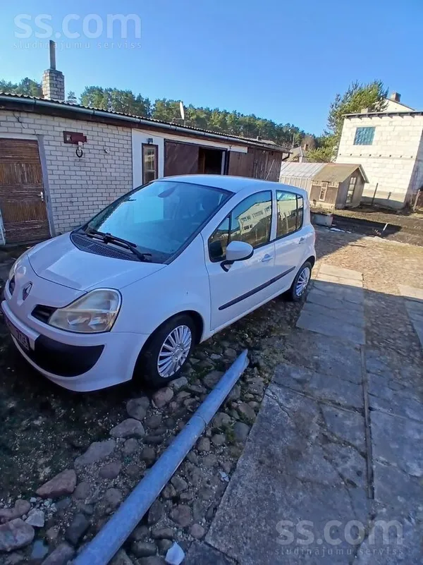 Renault Automašīna ir ļoti labā tehniskajā un vizuālajā st