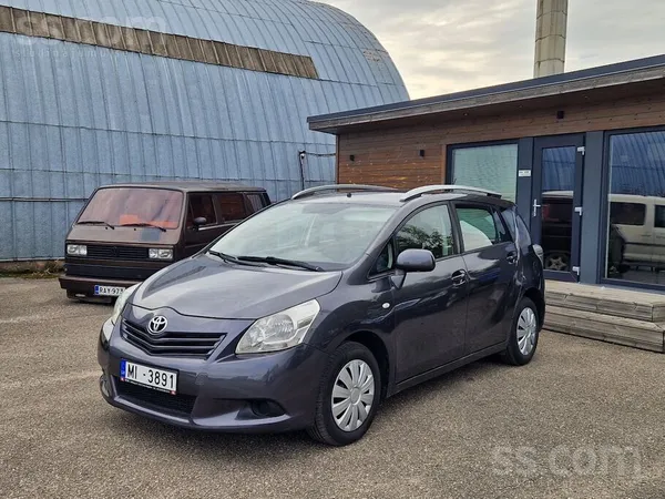Verso 2.0d 93kw/127zs, facelift modelis. 

Pirmā reģ. 25.06.2009.
Tikko i