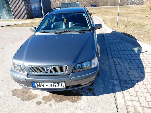 Volvo V40