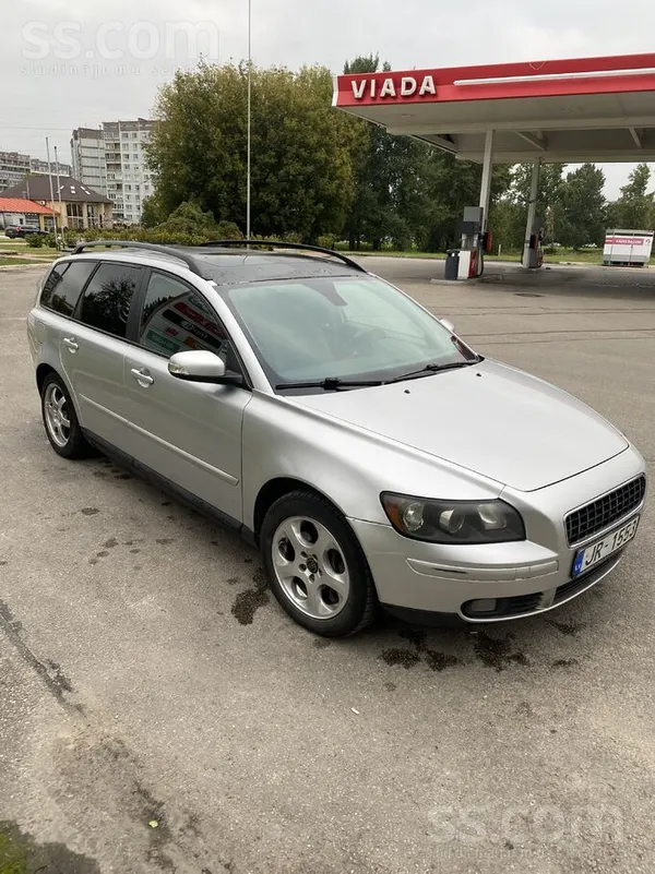 Pārdodu Volvo v50 2.4 D5 automāts 132kw
Nobraukums 301827
Tehniskā apskate