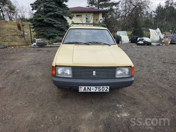 Pārdodu ejošu , noņemta no uzskaites Moskvich 2141.