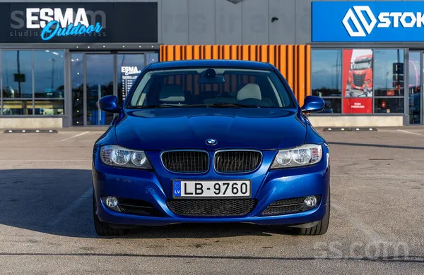 BMW 318 2011, 2.0 benzīns, Manuāls, Sedans, Zils — Latvijā