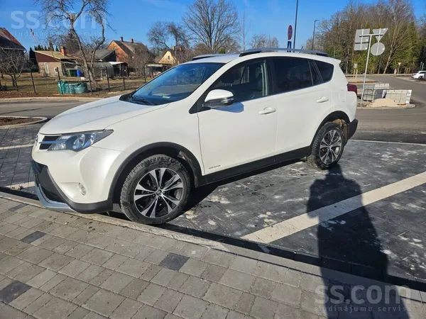 Toyota Pārdod ekonomisku Toyota Rav4 ar 2.0 dīzeļa dzinēj