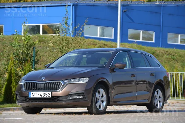 Skoda Octavia 2021, 1.0 benzīns, Automāts, Universāls, Brūns — Latvijā