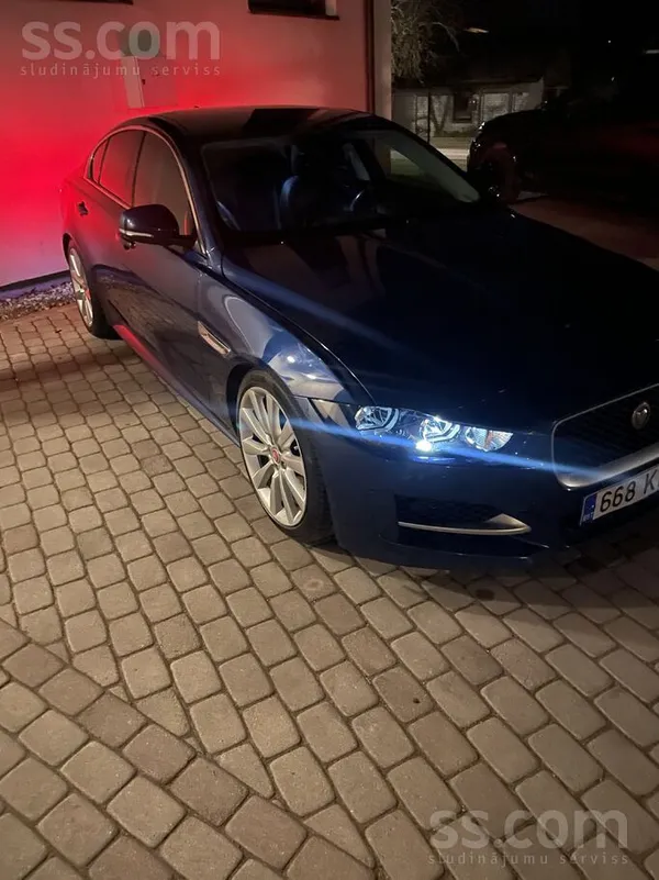Automobilis galvenokārt tika izmantots braucieniem pa šoseju, kas pozitīvi i