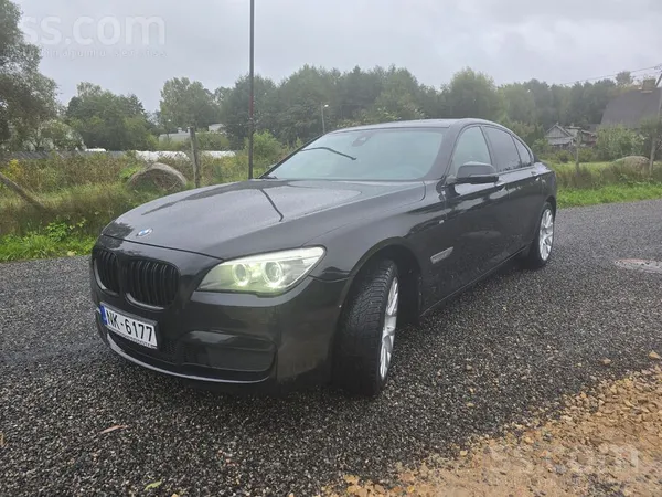 Pārdod izskatīgu un bagātīgi aprīkotu BMW 740d xDrive (Lci facelifta modelis
