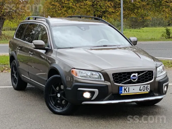 Volvo xc70.
2.0d 120kw 5cilindru motors. 
Automātiskā ātrumkārba. 
Auto l