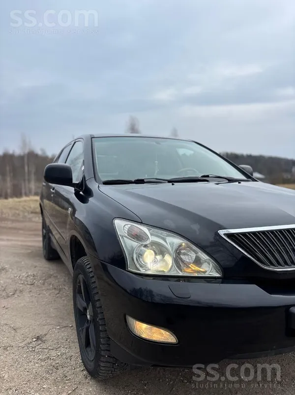 Sakarā ar cita auto iegādi, pārdodu uzticamu automašīnu Lexus RX
Automašīna