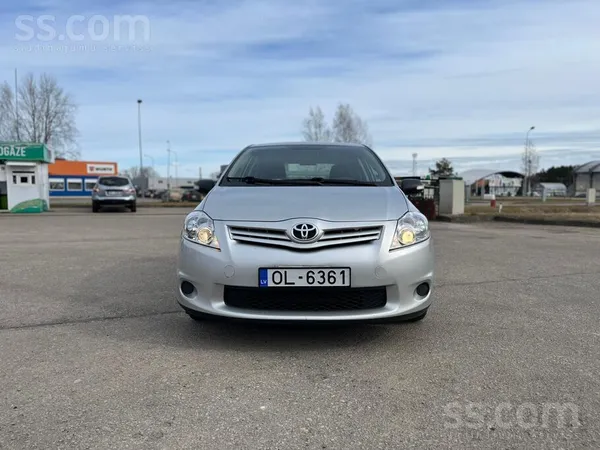 Toyota Auris 2012, 1.6 benzīns/gāze. 
Tehniskā apskate līdz 11.03.2027.
Uz