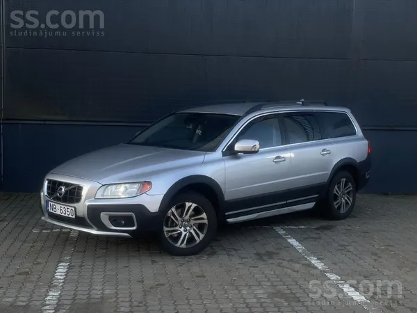 Volvo xc70 D5 120 kW motors ar 4X4 automātiskā ātrumkārba pārslēdzas ļoti la