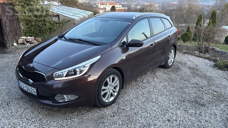 Pārdodu uzticamu un ekonomisku Kia Cee’D Sportswagon, 2014. gada. 

Auto i