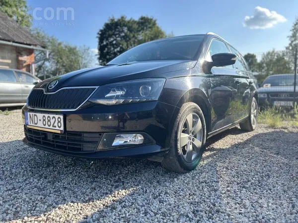 Pārdodas ekonomisks auto(4-5l uz 100km)
Izieta jauna tehniskā apskate un no