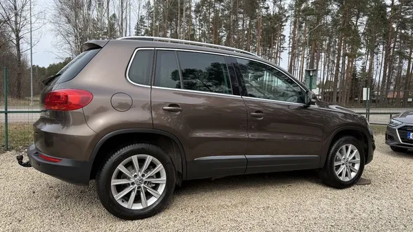 Volkswagen Tiguan 2016, 2.0D benzīns, Manuāls, SUV/Apvidus, Brūns — Latvijā