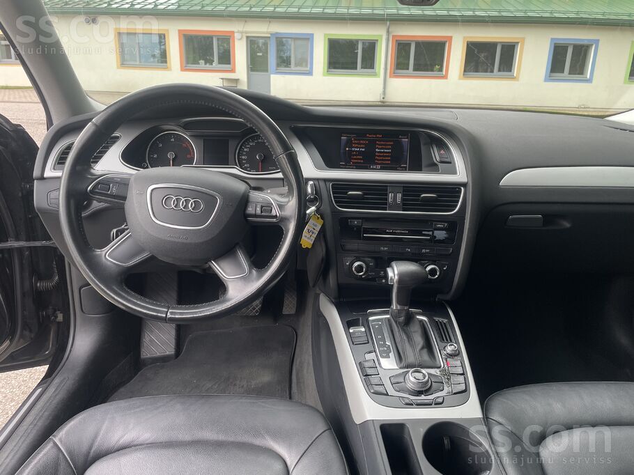 Pàrdod Audi A4 2.0 dīzelis 2015.gada. Cela nodoklis samaksàts. Auto ir Lv uz