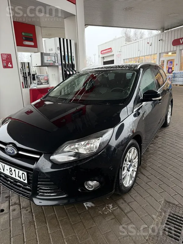 Ford 1.0 Ecoboost Titanium 92Kw. Расход 5-6литров бензи