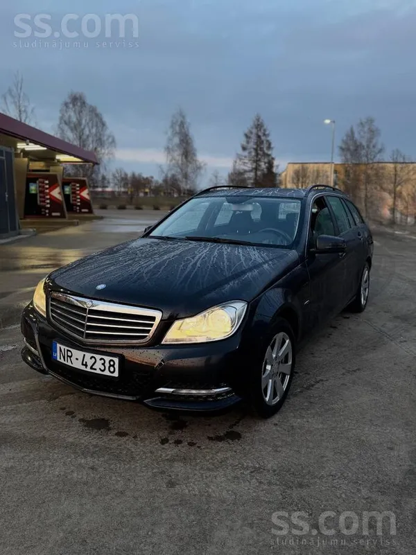 Mercedes C180