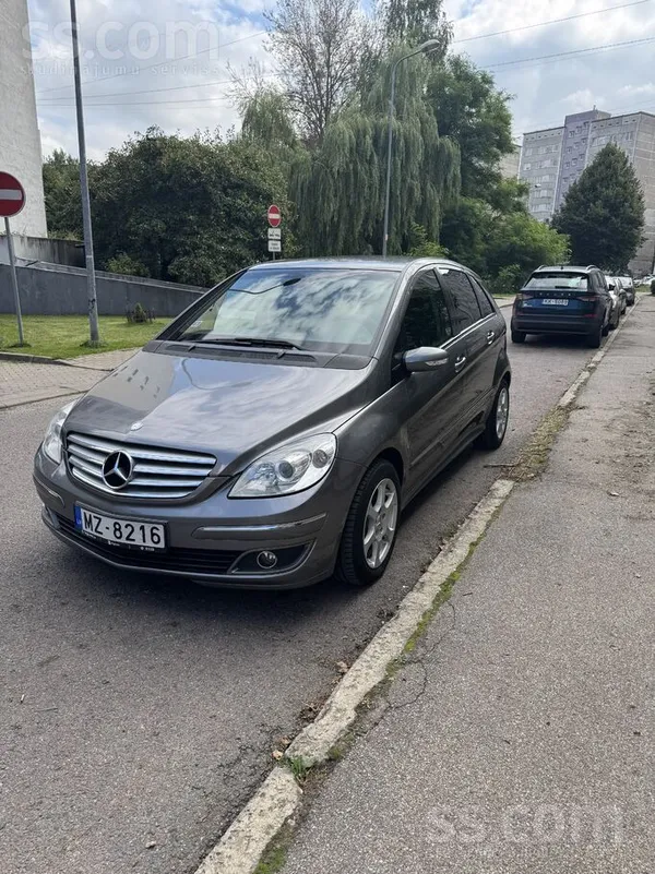 Mercedes B200