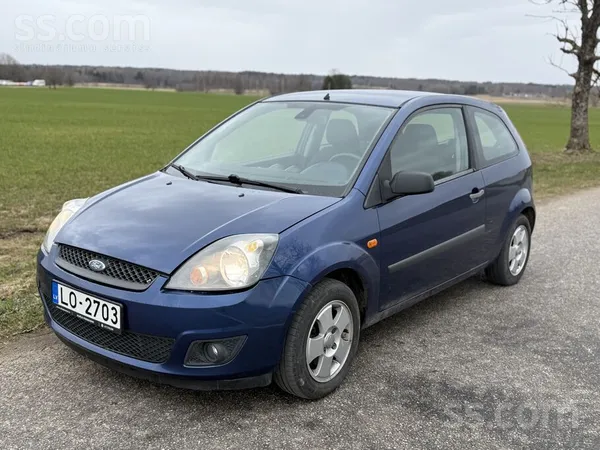 Ford fiesta supper ekonomisks auto ar jaunu tehnisko un labu vizuālo stāvokl