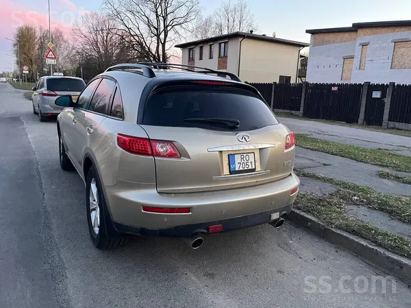 Продаётся Infiniti Fx35, 2005 года. 

Надёжный и комфортный кроссовер с мо