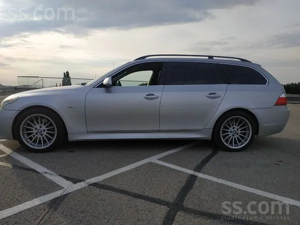 BMW 525