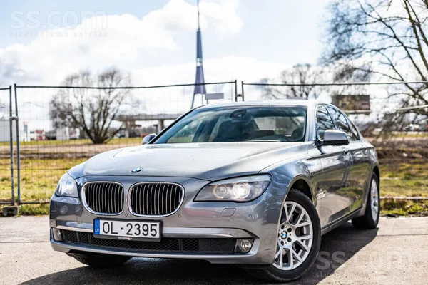 BMW 730
