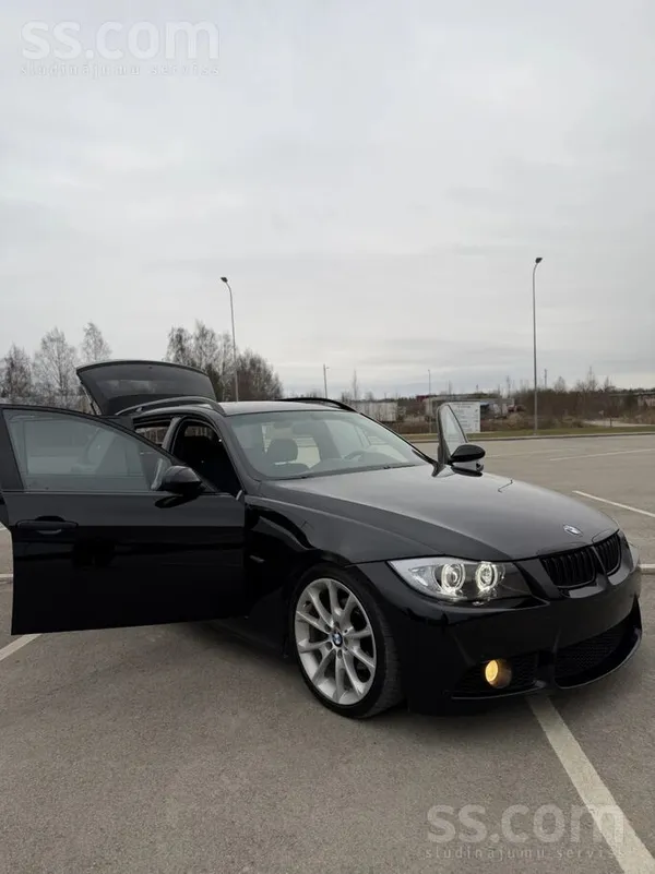 BMW 320