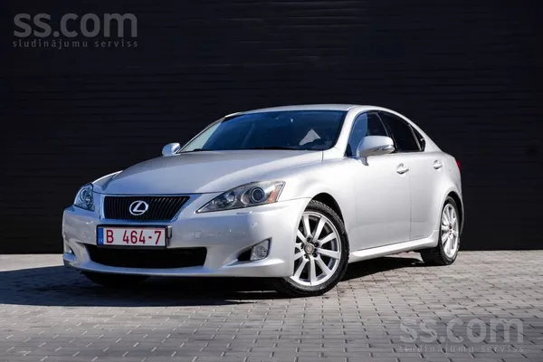 Lexus IS