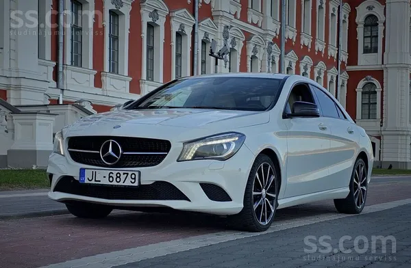 Mercedes CLA180