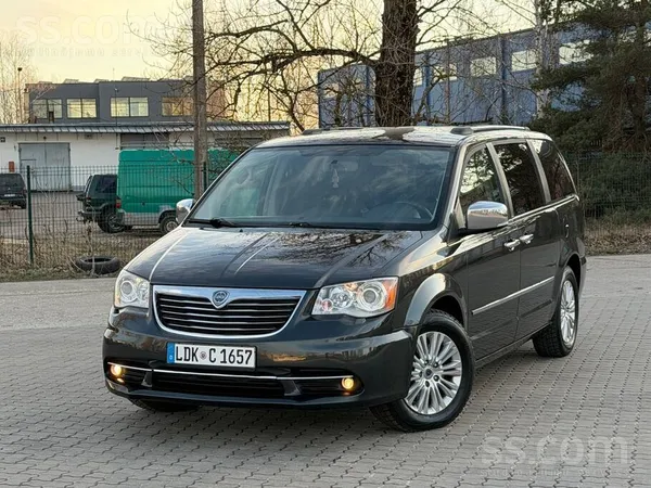 Lancia Lancia Voyager 2.8d Platinium Stow&go Original maz