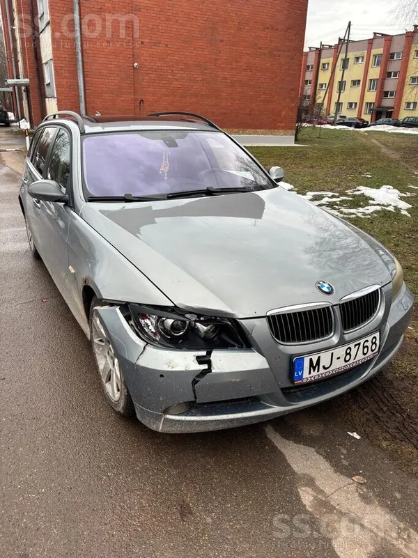 BMW 320