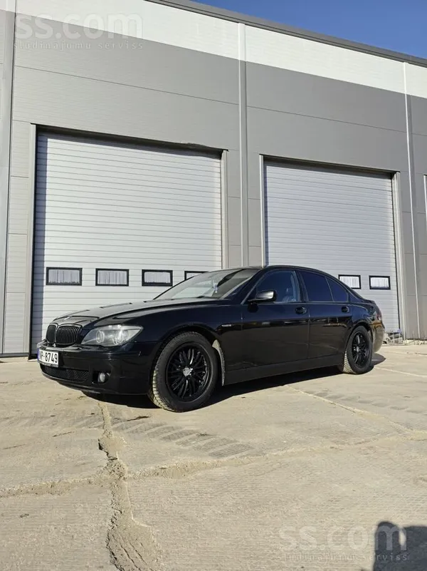 BMW 730