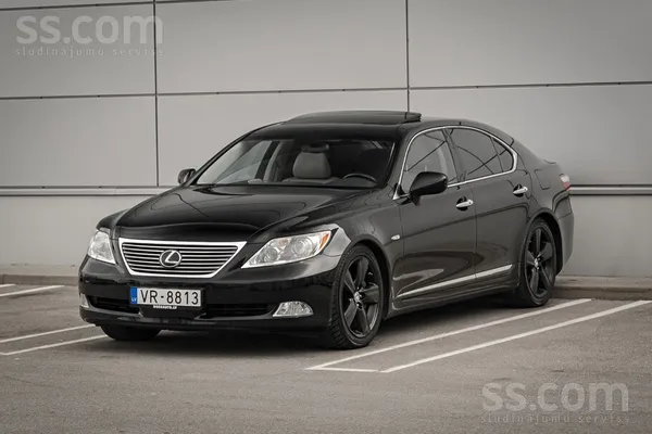 Lexus LS