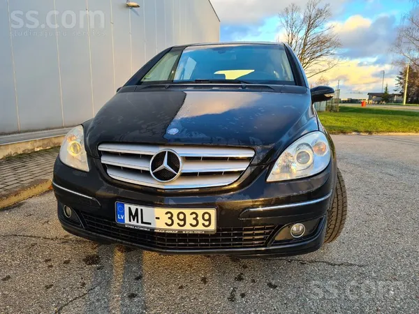 Mercedes B200