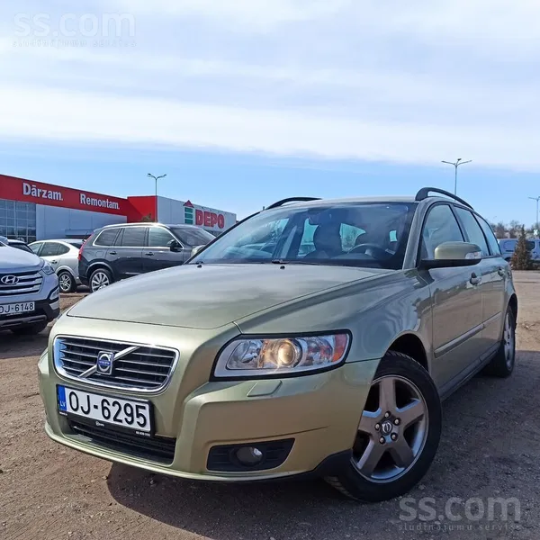 Volvo V50
