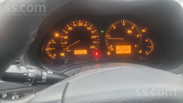 Toyota Avensis - 1