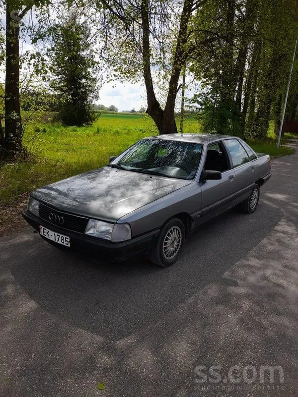 Audi 100