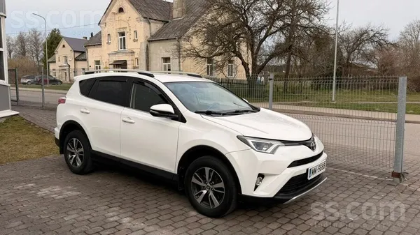 Toyota Īpaśnieks pârdod auto labâ tehniskã stãvoklī. Auto