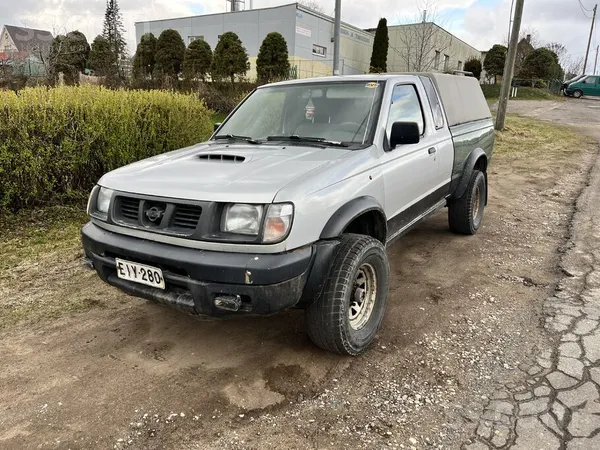 Nissan Pats atbrauca no Somijas. Uzticams 2, 5 turbo dīze